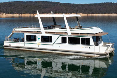 Premium deluxe houseboat rental waiting for your Northern California summer lake vacation.
