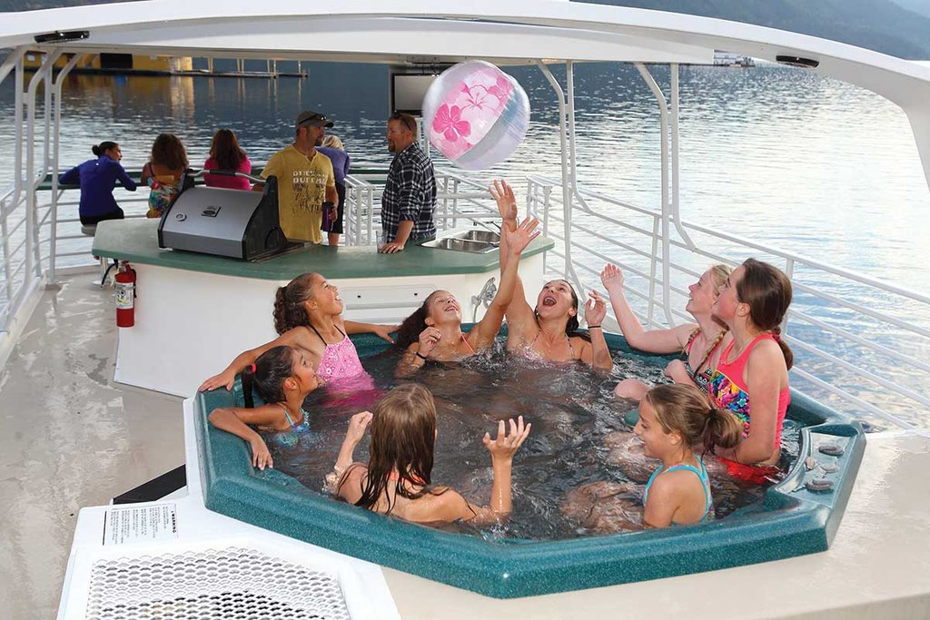CC4_hottub2_3x2